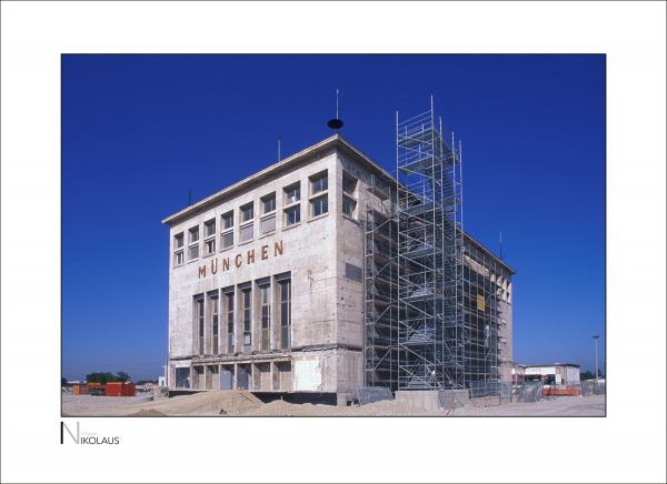 Abfertigungshalle des Flughafens München Riem