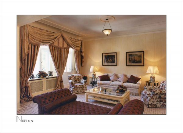 Interieurfotografie einer klassische Wohnraumdekoration im Biedermeier-Stil